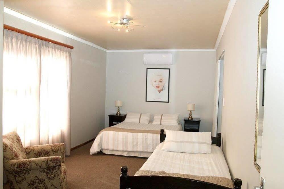 Broadway Tygervalley House 3* Le Cap