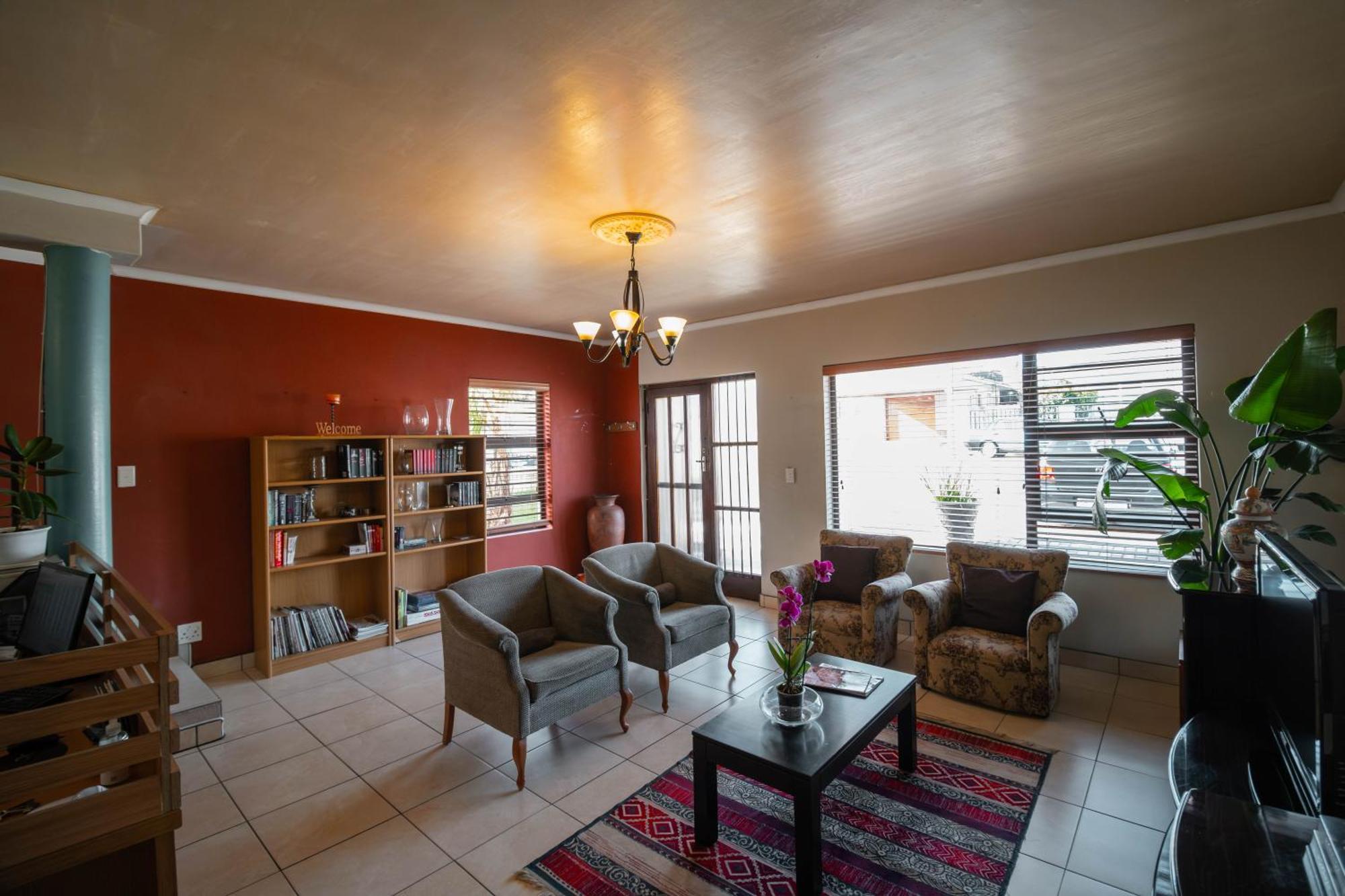 Broadway Tygervalley House 3* Cape Town