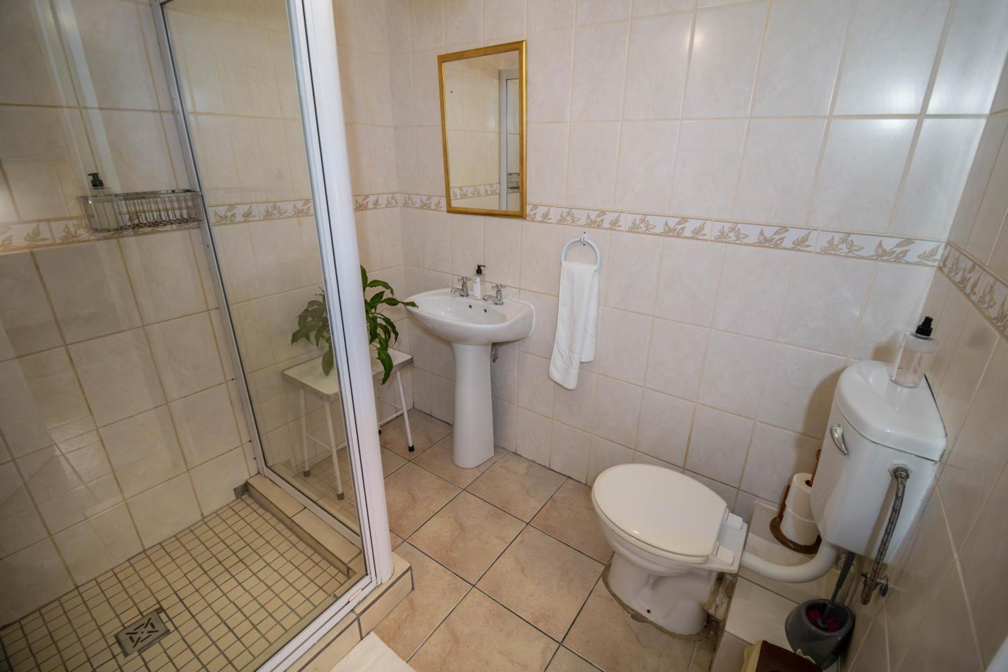 Broadway Tygervalley House 3* Cape Town