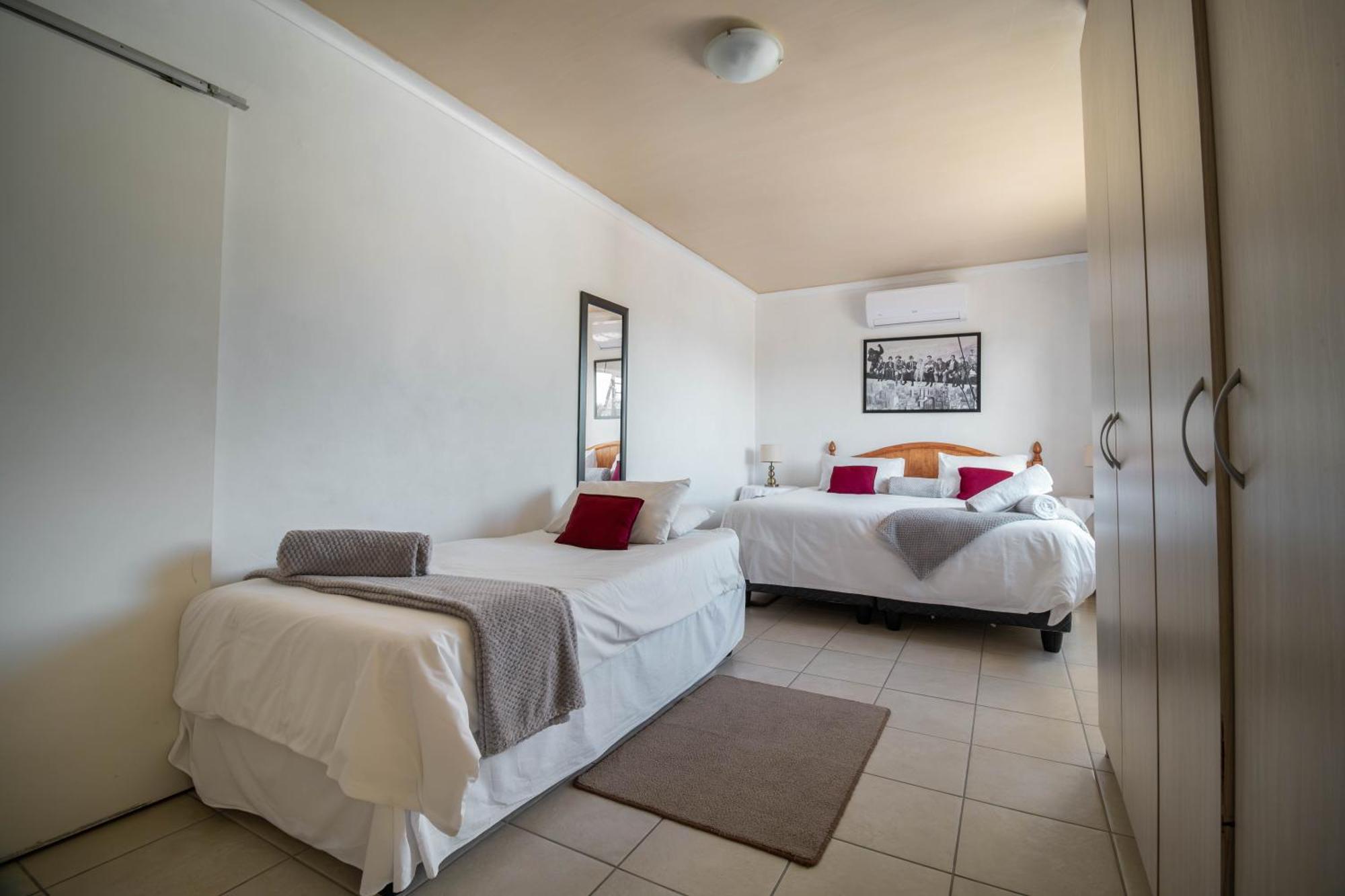 Broadway Tygervalley House Guest house 3*