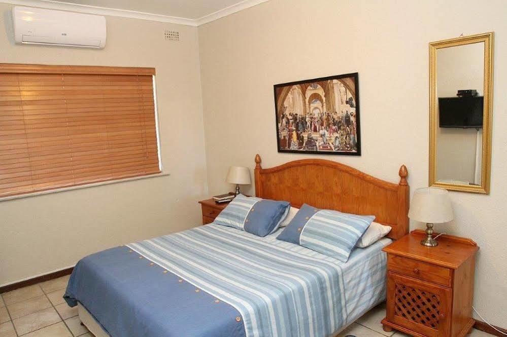 Broadway Tygervalley House 3* Cape Town
